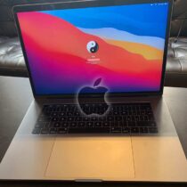 MacBook Pro 15’’ retina Touch Bar 2017 - i7 2.8 GHz - 500Go SSD/16Go Ram - Occasion bien propre avec 2 mois de garantie.