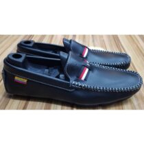 mocassin