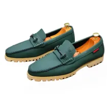 mocassin